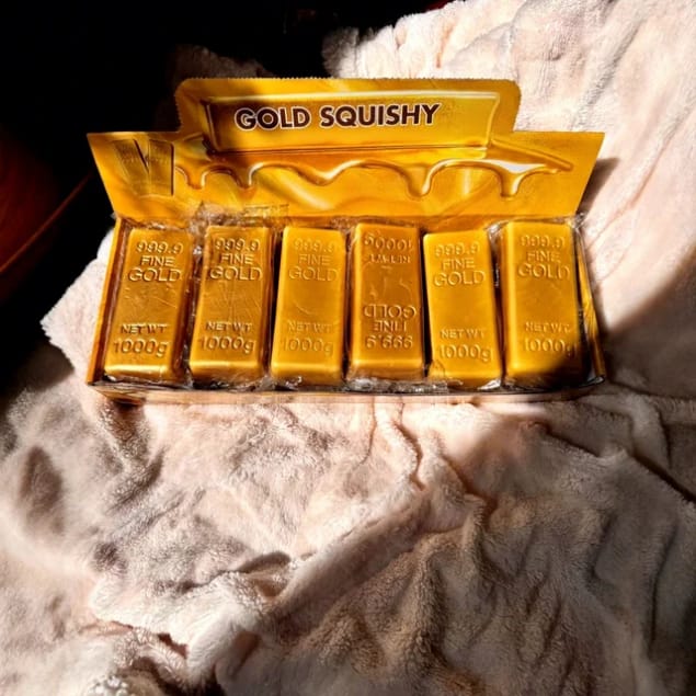 GOLD SQUESHY