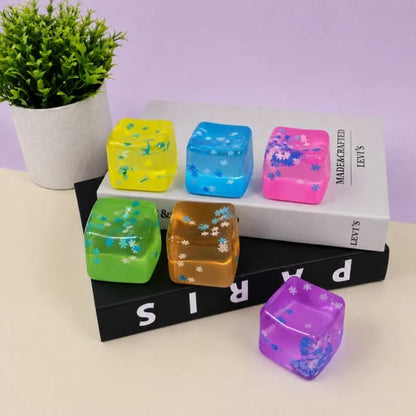 GLITTERY CUBE SQUESHY
