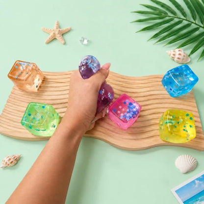 GLITTERY CUBE SQUESHY